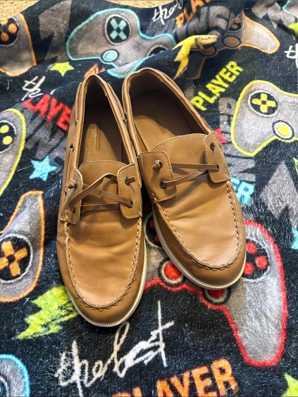 Amazon Essentials Boys' Tan Lace-Detail Boat Shoes